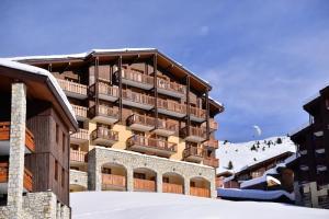 Résidence Carene - Appartement chaleureux · Proche des pistes · Vue pistes · Balcon MAE-3623