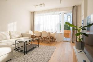 Small Penthouse with terrace by Schonbrunn