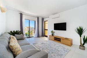 Poente - Beautiful family and pool apartment