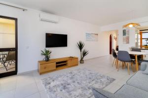 Poente - Beautiful family and pool apartment