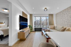 La Galerie Luxe 1BR King Bed Parking Inc
