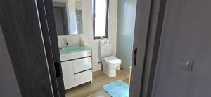 Apartment near the beach, with pool