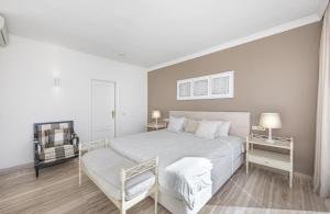 Amazing 4Br Apart. Parking, Pool, Close to the Sea