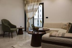 Charming 2-Bedroom Apartment in Tunis with City Views
