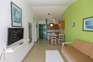 Paradise Hill - Terrace & Seaviews