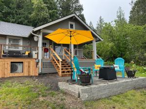 Hood Canal View Cottage, 2BR 1BA near Alderbrook