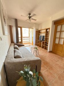 Soleado y acogedor con piscina privada