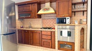 Home with parking near the Airport and beach