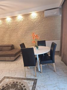Mamaia 33