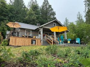 Hood Canal View Cottage, 2BR 1BA near Alderbrook