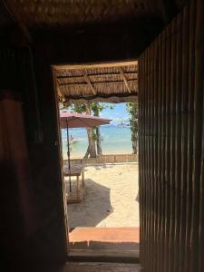 AJs Beachfront Bamboo Guesthouse