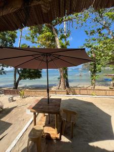 AJs Beachfront Bamboo Guesthouse