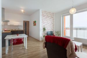 Tatras View Apartment Poprad Center with Balcony & Free Parking