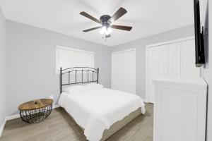 Cozy & Walkable Avocet Ave Condo Prime Location