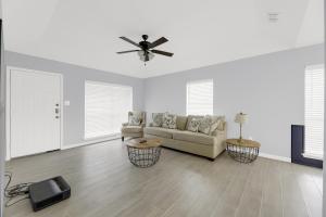 Cozy & Walkable Avocet Ave Condo Prime Location