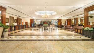 Eros Hotel - New Delhi Nehru Place video