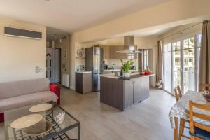 Irodotou Two Storey Apartment Magic View