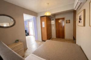 Ilias Nest 2