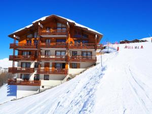 Résidence Tetras Lyre - Appartement duplex · Départ et retour skis aux pieds · Balcon MAE-0204