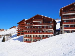 Résidence Cote Dor - Appartement spacieux · Départ et retour skis aux pieds ·Balcon MAE-0514