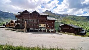 Résidence Les Cristaux - Appartement spacieux · Proche des pistes · Balcon · Sauna · Hammam · WIFI MAE-0604