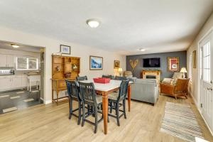 Family Escape in Crystal Mtn Resort! 13 Mi to Lake