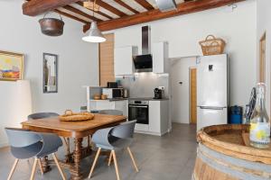 Bardelours 2 Pic Saint-Loup Bike Base Terrace