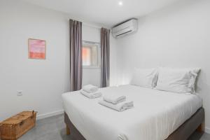 Bardelours 2 Pic Saint-Loup Bike Base Terrace