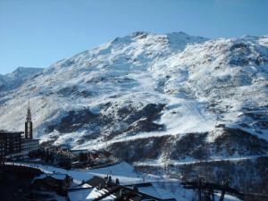 Résidence Les Lauzes - Appartement rénové · Départ et retour ski aux pieds · MAE-1444