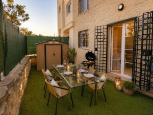 Benalmadena Spacious Apartment with Private Garden Pool and BBQ - Magnolia Properties