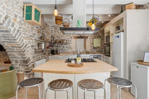 Bardelours 4 - Charming villa with private pool - 6 bedrooms