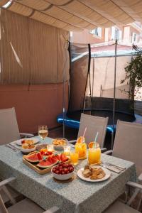 Casa familiar con patio privado y piscina comunitaria cerca de la playa