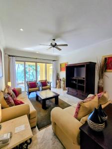 OCEAN FRONT 2 BR LUXURY VILLA IN VILLA LA ESTANCIA