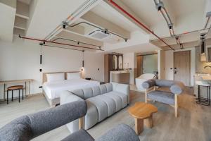 Lomm By Somos The Group