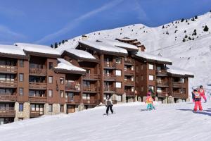Résidence Pierre De Soleil - Appartement fonctionnel · Skis aux pieds MAE-6531