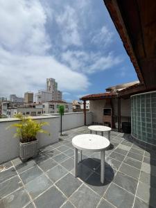 Apartamento duplex-300 metros da Praia da Enseada