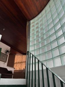 Apartamento duplex-300 metros da Praia da Enseada