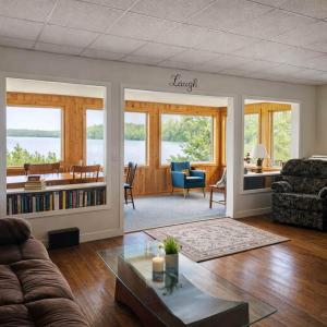 Beach front cottage 11 on Big Basswood Lake