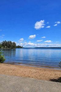 Beach front cottage 11 on Big Basswood Lake