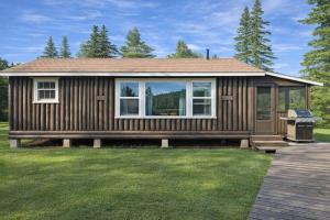 Cozy Lakefront Cabin 16 on Big Basswood Lake