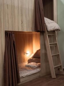 Mountain Goat Backpackers Hostel Cozy Wooden Dorms Old Quarter Trang An