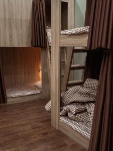 Mountain Goat Backpackers Hostel Cozy Wooden Dorms Old Quarter Trang An