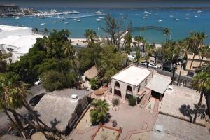 SS 3A Cabaña rustica frente al malecon de La Paz