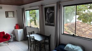 Casa Pé na Areia, Trindade