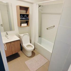 Spacious Modern 1BR Walk to Costanera Center