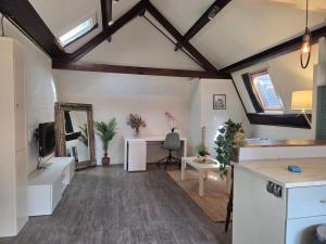 Attic apartment in historic canal house in city center Gouda