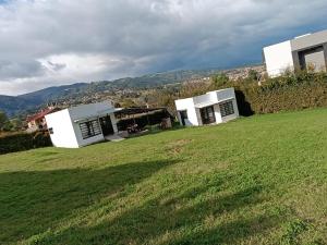 Cabañas a la vuelta del lago
