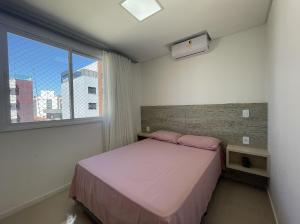 Residencial Renata - Apartamento completo na Praia de Palmas, a 315 metros do mar, com 3 dormitórios e acomodação para até 8 pessoas.