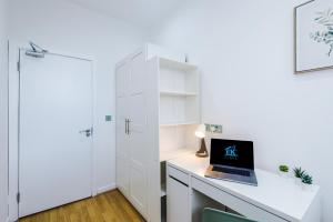 Byrom House Liverpool Sleeps 8 4 Bedrooms