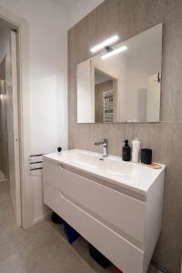 Casa Brioschi 7min Navigli & 4min Bocconi university- Fast Wifi